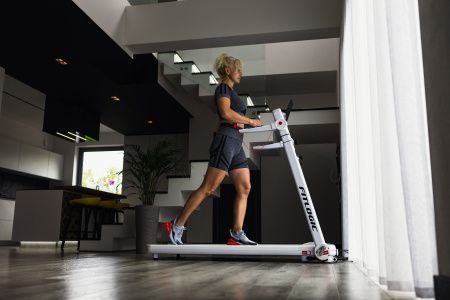 Бігова доріжка FitLogic T116W фото